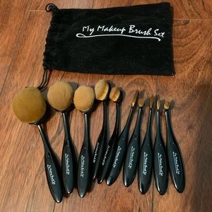 Oval brush set